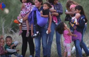 المكسيك تنقذ 300 مهاجر بدون طعام او ماء