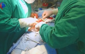 صوّروا مريضا عاريا.. فيديو فاضح لأطباء يهزّ المغرب