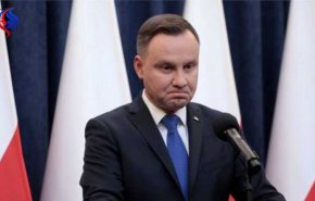 رئيس بولندا يوقع قانون الهولوكست ويتحدى الكيان الصهيوني