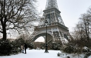 12 سانتی‌متر برف، زندگی را در پاریس مختل کرد

