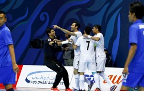 ايران تكتسح تايلاند وتبلغ نصف نهائي آسيا لكرة الصالات