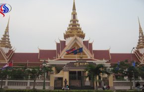 برلمان كمبوديا يقر قانون العيب في الذات الملكية وسط قلق جماعات حقوقية
