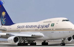 شاهد...مضيفات الخطوط الجوية السعودية بلا غطاء رأس!