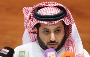 مطالبات سعودية واسعة بإقالة رئيس هيئة الرياضة.. والأخير يرد