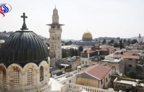 مفتي القدس يحذر من تداعيات الاعتداء على المساجد والكنائس