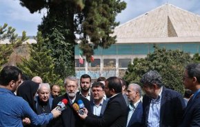 لاريجاني: ترامب يضحي بمصالح اميركا فداء للكيان الصهيوني