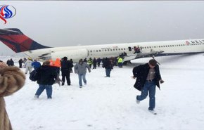 كثافة الثلوج تتسبب بإلغاء مئات الرحلات في نيويورك 