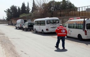 الإرهابيون يواصلون استهداف الممر الآمن لمنع المدنيين من الخروج من الغوطة