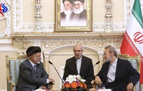 لاريجاني يبحث مع وزير الخارجية العماني التعاون الثنائي