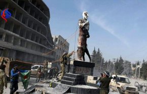 الجيش التركي يسقط تمثال 