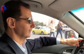 بالفيديو.. الرئيس الاسد يتجه للغوطة مستقلا سيارته