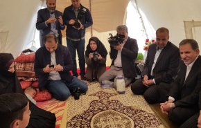 نائب روحاني يتفقد المناطق المنكوبة بالزلزال في كرمان