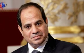 السيسي يهنئ المصريات ويدعوهن للمشاركة في التصويت