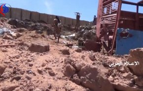 فيديو..  دبابات آل سعود تفر أمام ضربات اشاوس اليمن في نجران 