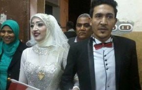 تصويت عروسين بصعيد مصر قبل زفافهما