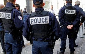 مردی با یک خودرو در فرانسه به سوی نظامیان حمله‌ور شد