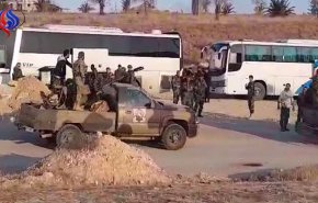 بالفيديو...لحظة دخول الجيش السوري الى عربين بعد خروج اخر باص للارهابيين