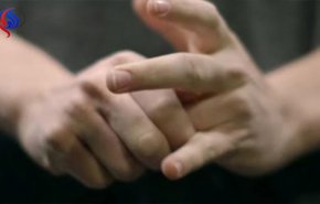 العلماء يفسرون صوت فرقعة الأصابع