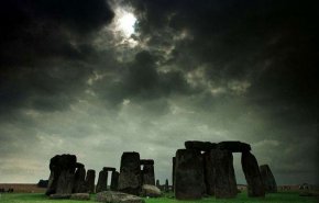 حقيقة تواجد أحجار معلم بريطاني شهير قبل وصول البشر!!