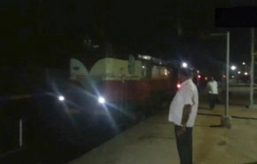 بالفيديو.. قطار يسير إلى المجهول وعلى متنه ألف راكب!