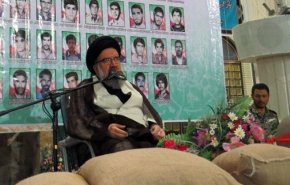 آية الله خاتمي: الأعداء يسعون لفصل الشعب عن الثورة