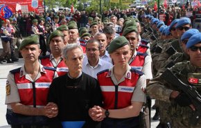 السلطات التركية تتهم أنصار غولن بالتواصل عبر 