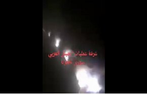 فيديو مميز يرصد لحظة إطلاق المضادات الأرضية السورية باتجاه صواريخ العدوان الثلاثي
