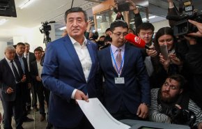 إقالة حكومة قرغيزستان بعد سحب الثقة منها
