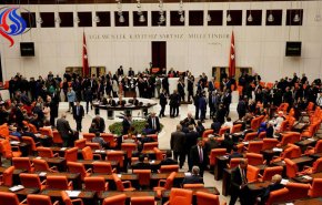 برلمان تركيا يوافق على إجراء الانتخابات الرئاسية والبرلمانية المبكرة