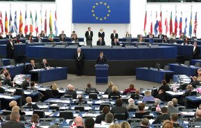 البرلمان الأوروبي يطالب تركيا بالإفراج عن جنديين يونانيين