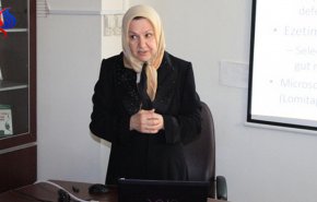 وزير الصحة يشيد بالدكتورة المدافعة عن الخلیج الفارسي