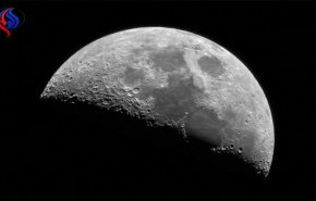 شاهد: مصور يلتقط وهما بصريا غريبا على سطح القمر!