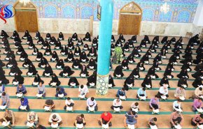 شاهد.. الايرانيون والقرآن في شهر رمضان