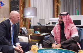 ولي العهد السعودي يلتقي رئيس «الفيفا»