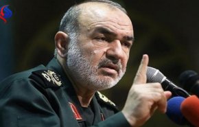 سردار سلامی: توسعه موشکی ایران متوقف نمی شود