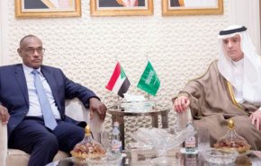 وزير الخارجية السوداني يجري مباحثات مع نظيره السعودي في الرياض