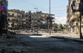خبراء سوريون يواصلون كشف الالغام في مخيم اليرموك