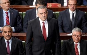 رئيس وزراء تونس يقيل وزير الداخلية للبلاد