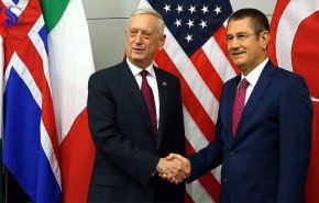 وزيرا دفاع تركيا وأمريكا يلتقيان في بروكسل
