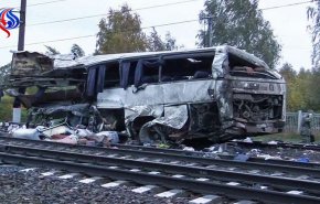 قتلى وجرحى بتصادم قطار مع حافلة في روسيا