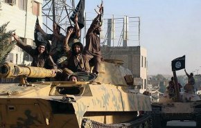 “داعش” يظهر علناً في إدلب ويبدأ بقطع رؤوس من “النصرة”