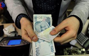 عوامل كثيرة تؤثر عليها... العملة التركية تواصل فقدان قيمتها