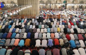 مسلمانان ترکیه نماز عید فطر برپا کردند
