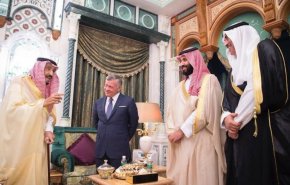 ديفيد هيرست: ملك الأردن يشعر حالياً بارتباطٍ أقل بالسعودية 
