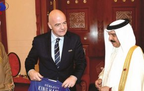 شكوى ضد رئيس الاتحاد الدولي لكرة القدم والسبب ملك البحرين!