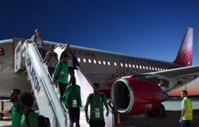 آتش‌سوزی در هواپیمای تیم ملی فوتبال عربستان + فیلم