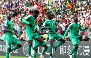 السنغال تستهل عودتها بفوز مفاجىء على بولندا 2-1