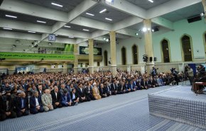 القائد: شعبنا واجه اشرس اشكال العداء على مدى 40 عاما