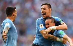 اروگوئه با پیروزی مقابل روسیه صدرنشین شد/ نماینده آمریکای جنوبی در انتظار اسپانیا، پرتغال یا ایران!