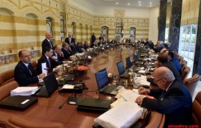 مصادر اعلامية لبنانية: عودة الحديث عن حكومة 24 وزيرا بدلا من 30 